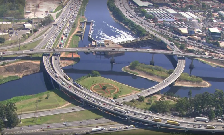 Chegada da Castello Branco destaca diferenças entre Marginal Tietê e Marginal Pinheiros em São Paulo.