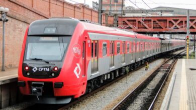 Imagem do trem da CPTM, modelo novo, com a inscrição '160º Novo Trem', relacionado ao fim do Serviço 710.