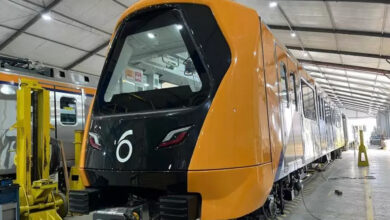 Trem da Linha 6-Laranja do Metrô de São Paulo sendo montado, um projeto que cria novas oportunidades de trabalho e transforma a mobilidade urbana.