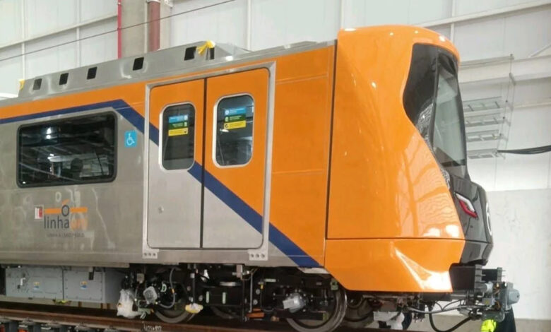 Close do novo trem laranja da Linha 6. A matéria informa sobre a vaga na Linha 6 Laranja para trabalhar no projeto.