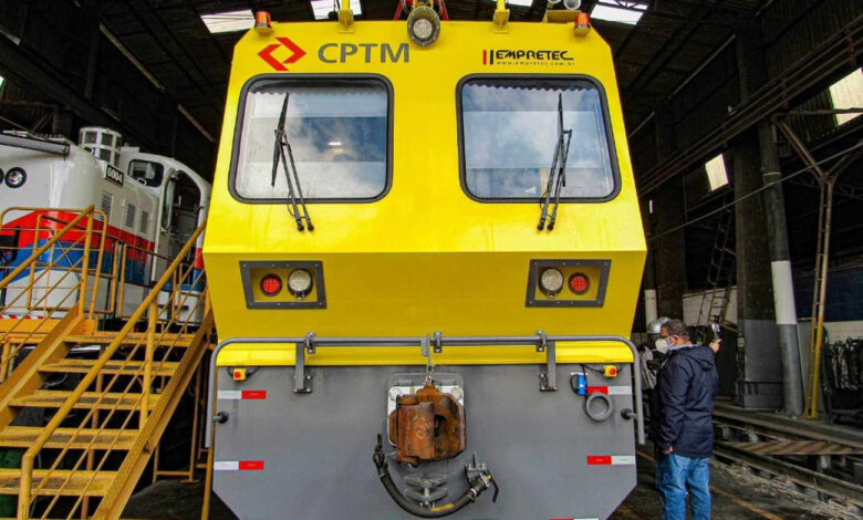 Locomotiva amarela da CPTM em manutenção, representando as mudanças CPTM fim de semana para obras.