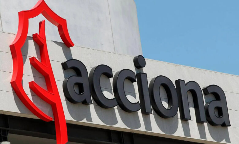 Logo da ACCIONA na fachada de um prédio. A empresa abriu o Programa de estágio ACCIONA 2026 com vagas em São Paulo.