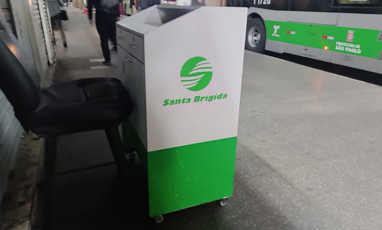 Ônibus da Viação Santa Brígida em São Paulo — vagas abertas.